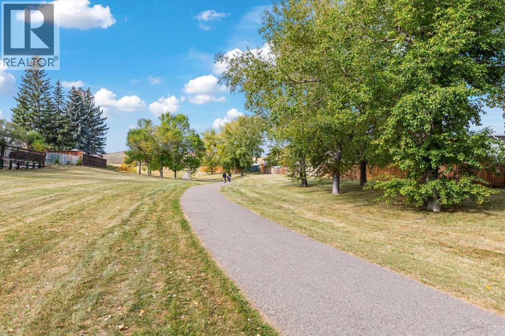 112 Nottingham Road Nw, Calgary, Alberta  T2K 5L8 - Photo 43 - A2261478