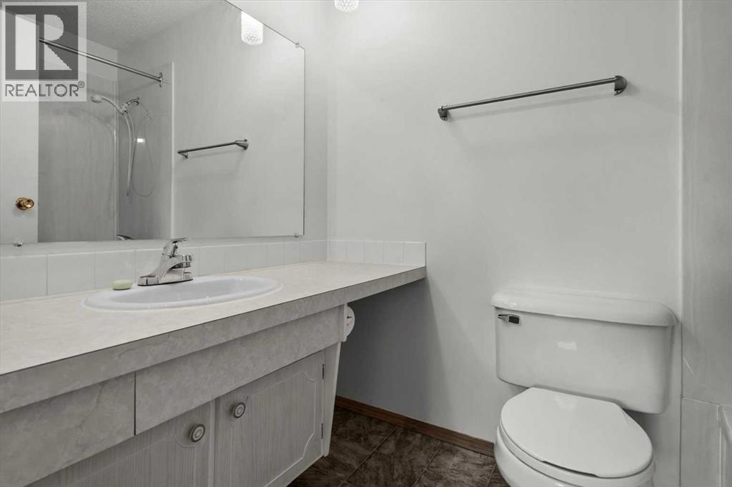 112 Nottingham Road Nw, Calgary, Alberta  T2K 5L8 - Photo 26 - A2261478