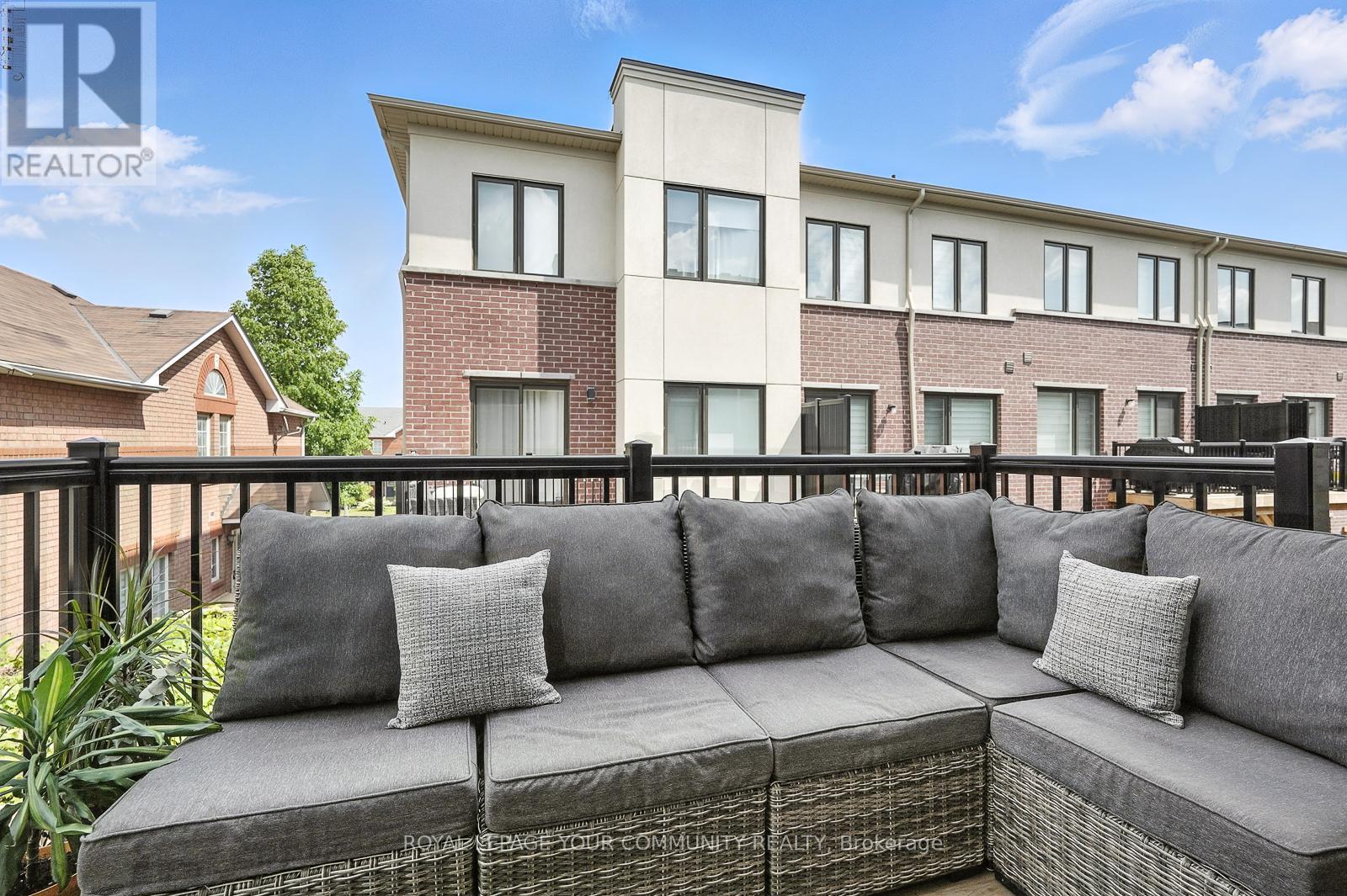19 Heathrow Lane, Caledon (Bolton East), Ontario  L7E 2E1 - Photo 10 - W12444936
