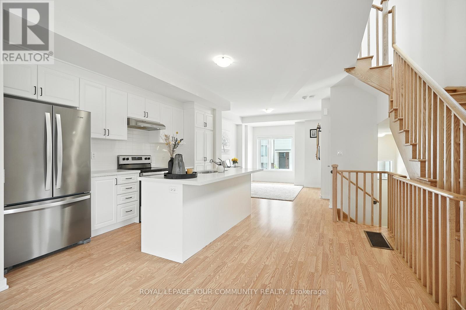 19 Heathrow Lane, Caledon (Bolton East), Ontario  L7E 2E1 - Photo 11 - W12444936