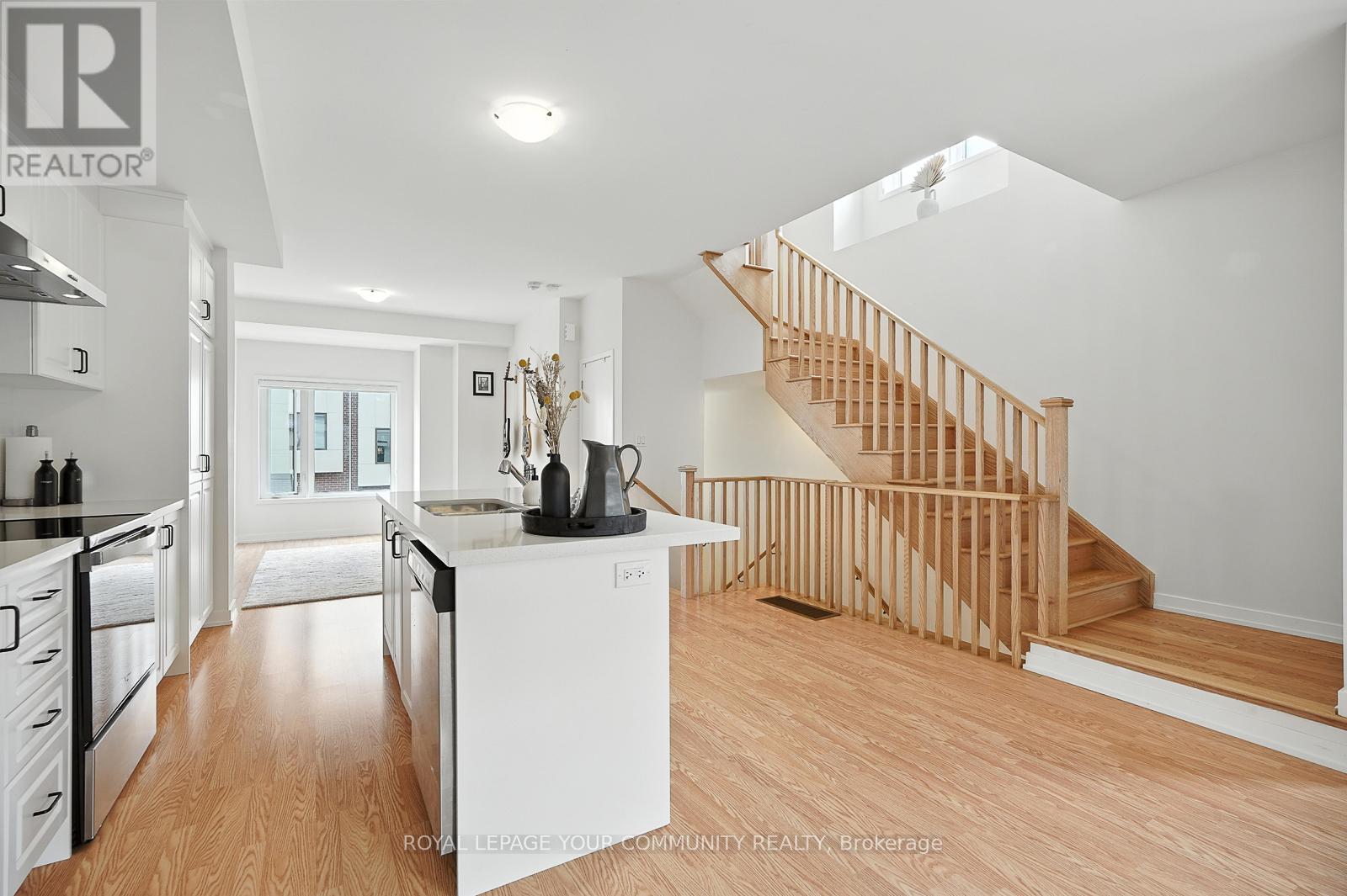 19 Heathrow Lane, Caledon (Bolton East), Ontario  L7E 2E1 - Photo 13 - W12444936