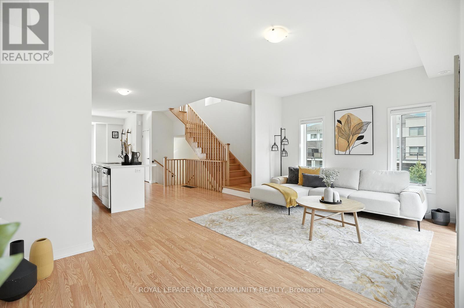 19 Heathrow Lane, Caledon (Bolton East), Ontario  L7E 2E1 - Photo 6 - W12444936
