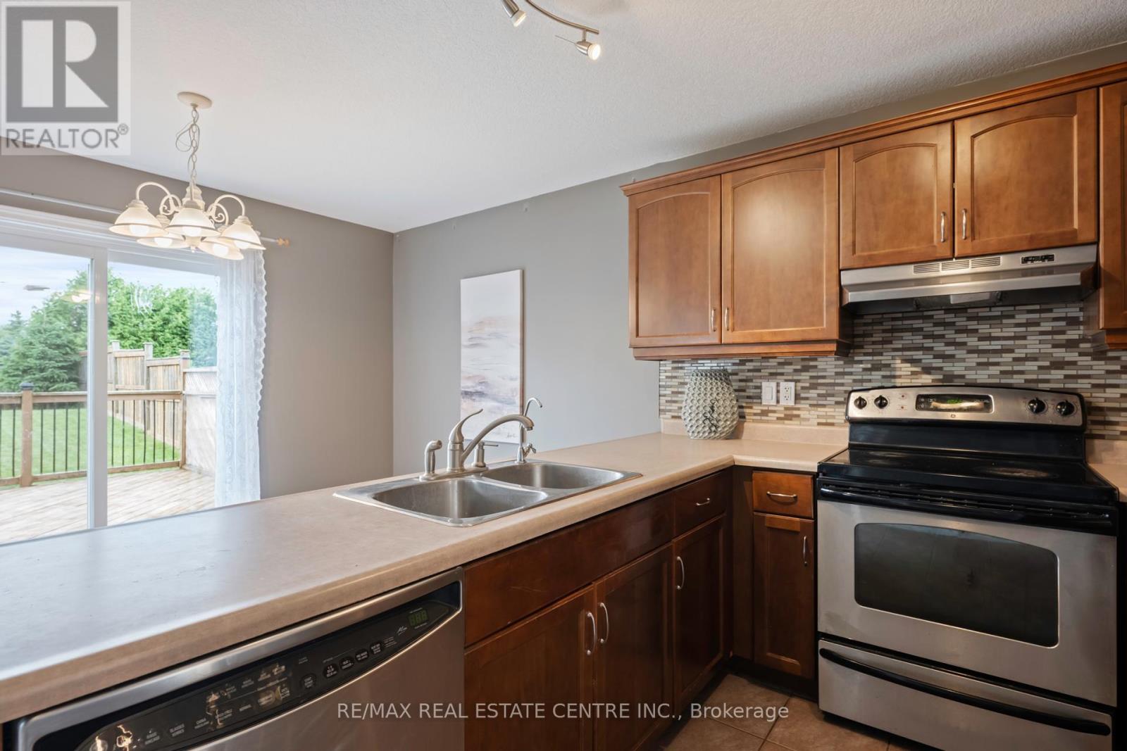 6 Maude Court, Orangeville, Ontario  L9W 0A3 - Photo 8 - W12444941