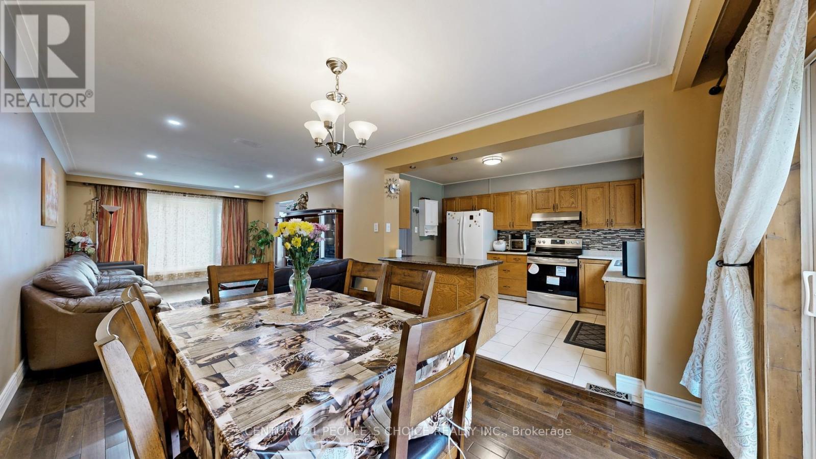 37 Foxrun Avenue, Toronto, Ontario  M3L 1L9 - Photo 10 - W12444948