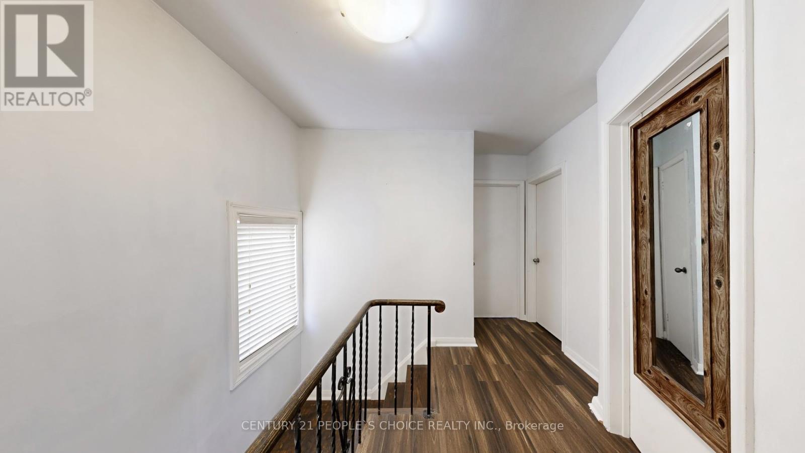 37 Foxrun Avenue, Toronto, Ontario  M3L 1L9 - Photo 18 - W12444948