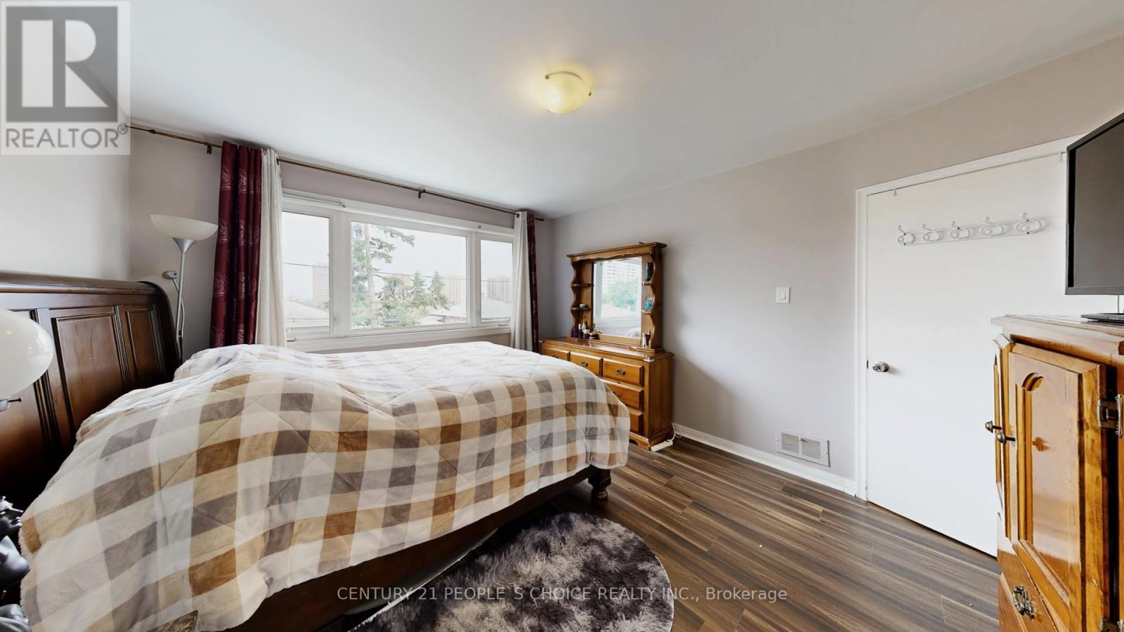 37 Foxrun Avenue, Toronto, Ontario  M3L 1L9 - Photo 21 - W12444948
