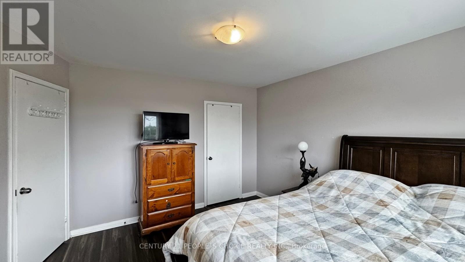37 Foxrun Avenue, Toronto, Ontario  M3L 1L9 - Photo 22 - W12444948