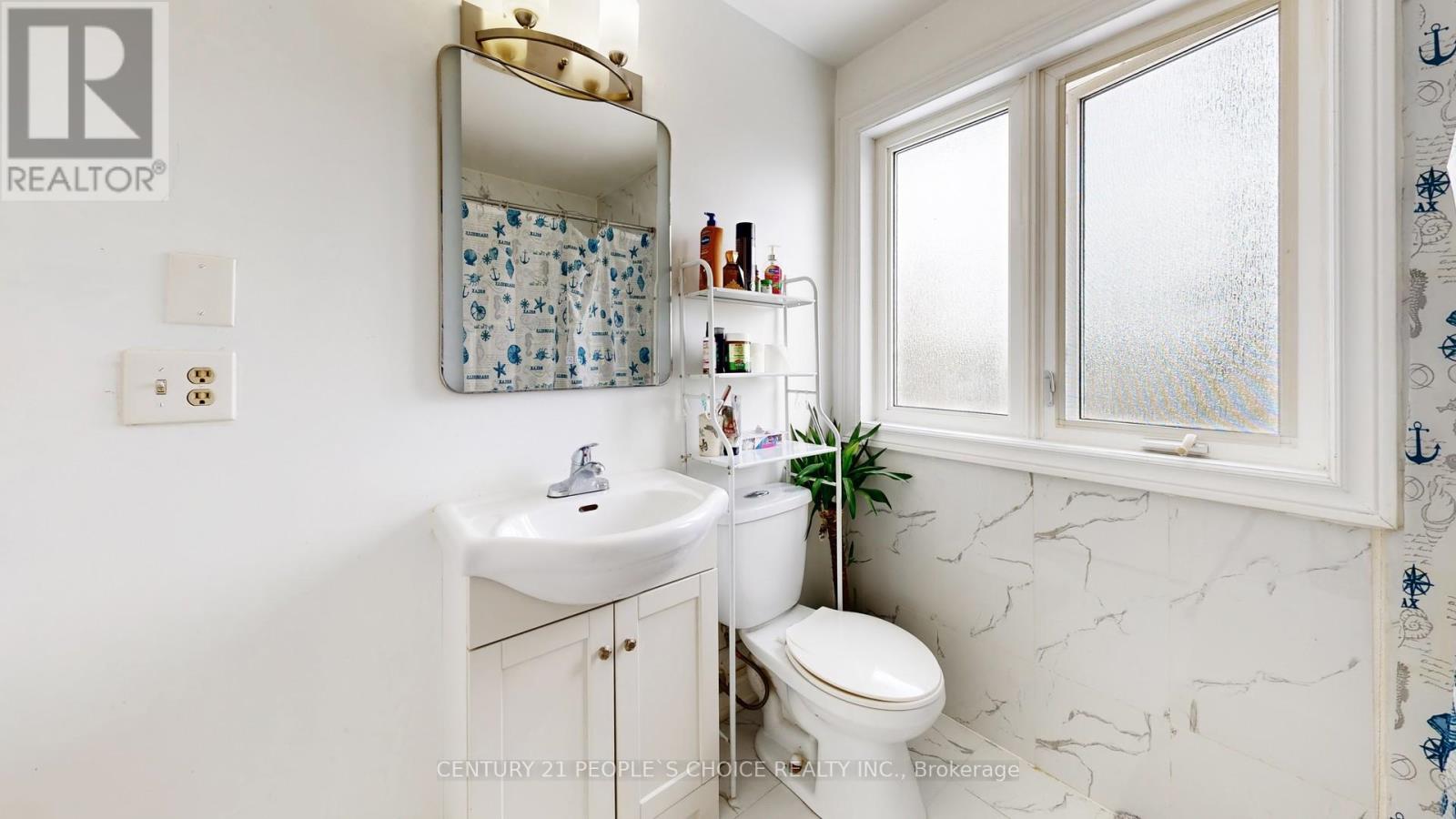 37 Foxrun Avenue, Toronto, Ontario  M3L 1L9 - Photo 27 - W12444948