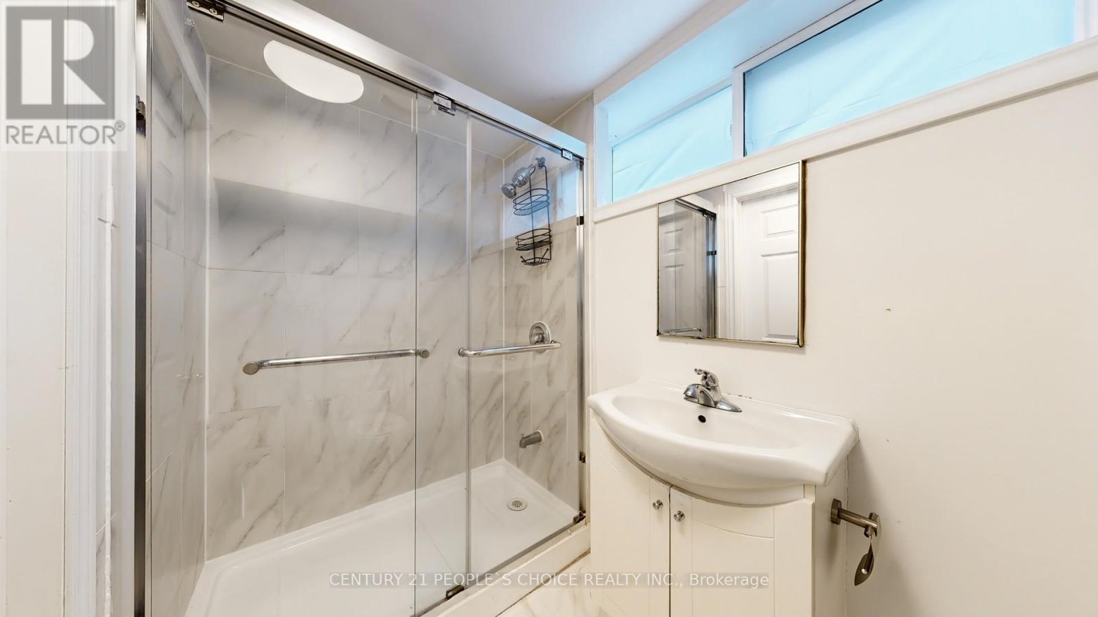 37 Foxrun Avenue, Toronto, Ontario  M3L 1L9 - Photo 38 - W12444948