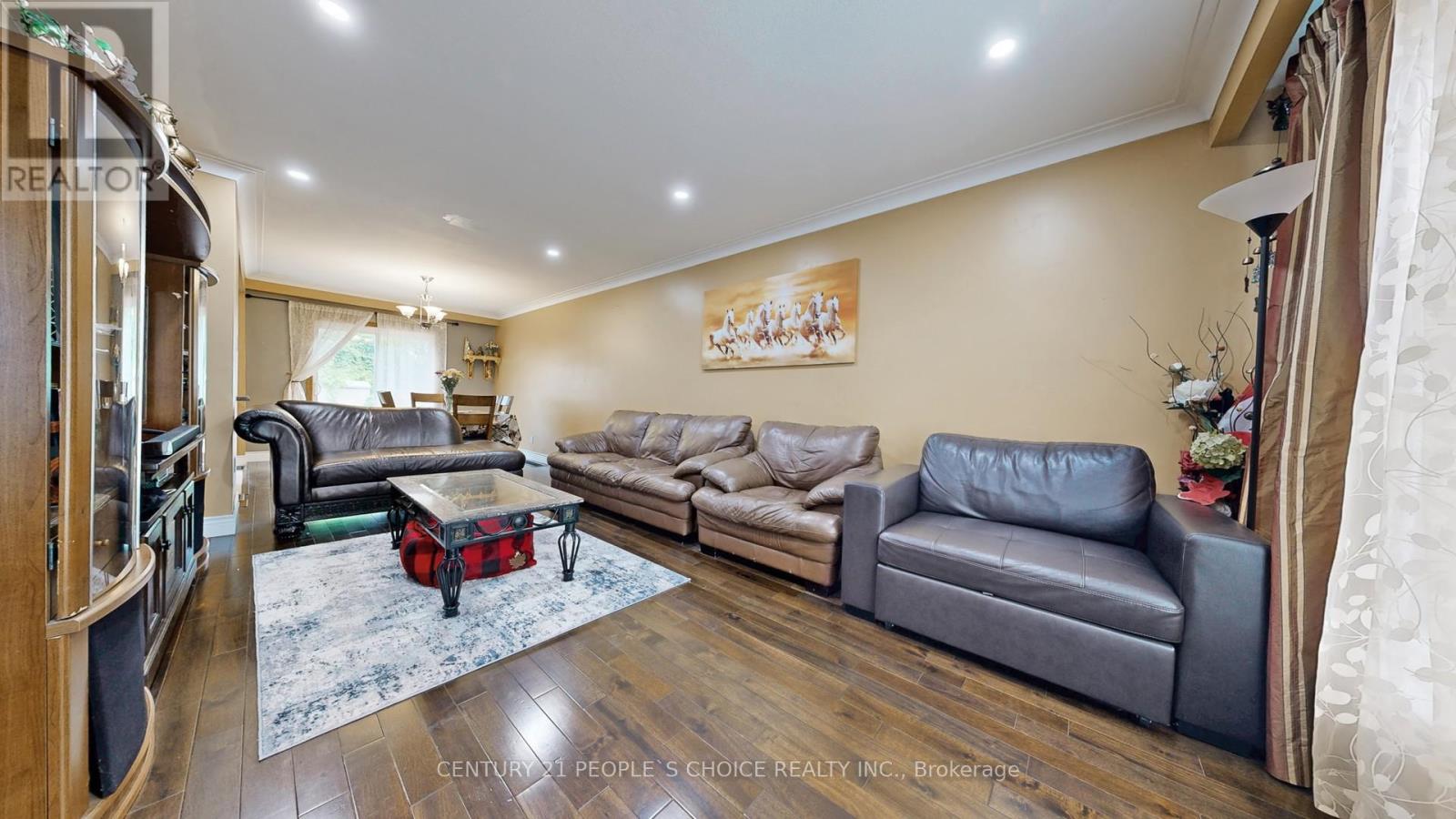37 Foxrun Avenue, Toronto, Ontario  M3L 1L9 - Photo 4 - W12444948