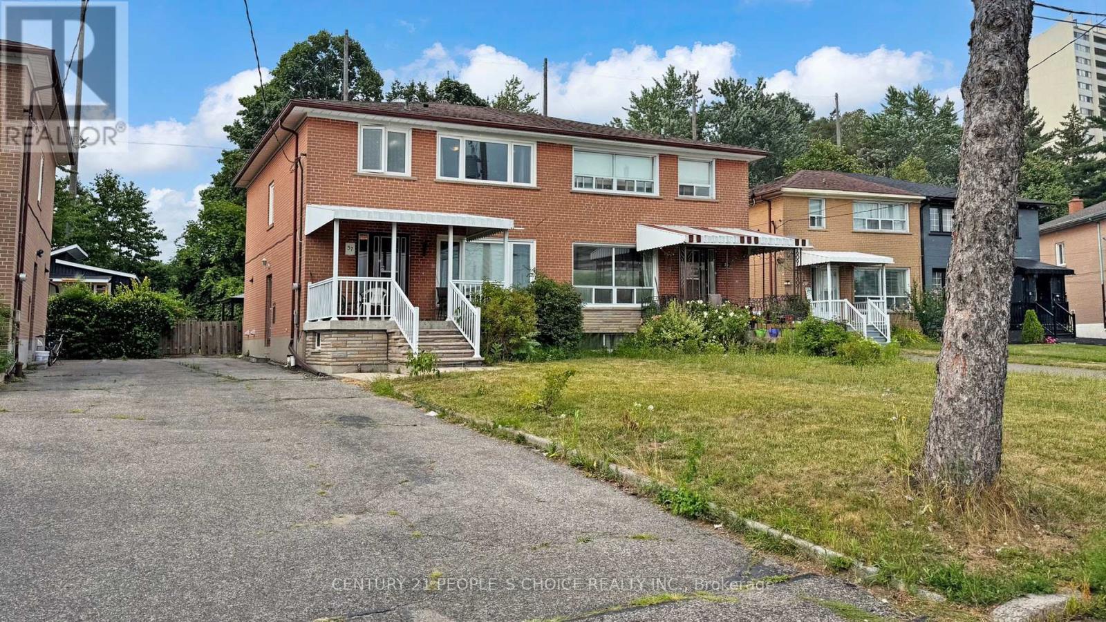 37 Foxrun Avenue, Toronto, Ontario  M3L 1L9 - Photo 46 - W12444948