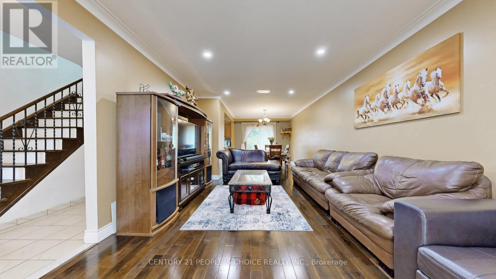 37 Foxrun Avenue, Toronto, Ontario  M3L 1L9 - Photo 8 - W12444948