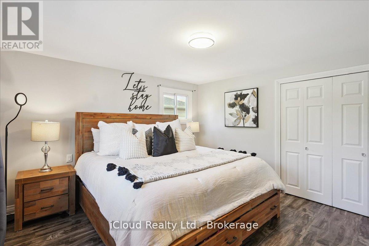 2224 Thorn Lodge Drive, Mississauga (Sheridan), Ontario  L5K 1K2 - Photo 28 - W12444955