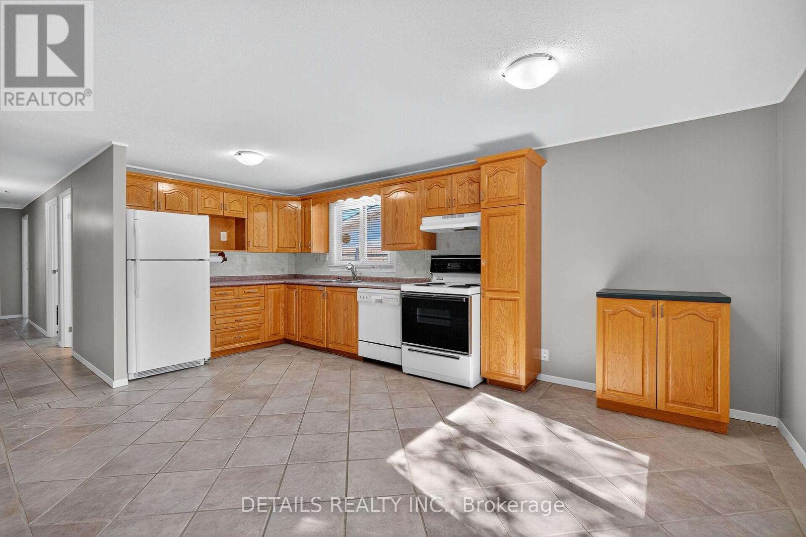 289 Amiens Street, Ottawa, Ontario  K1E 1N3 - Photo 7 - X12444986