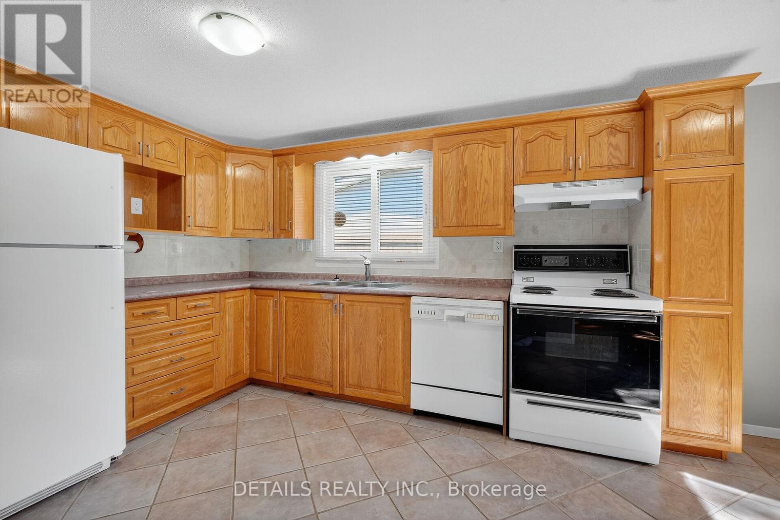 289 Amiens Street, Ottawa, Ontario  K1E 1N3 - Photo 8 - X12444986
