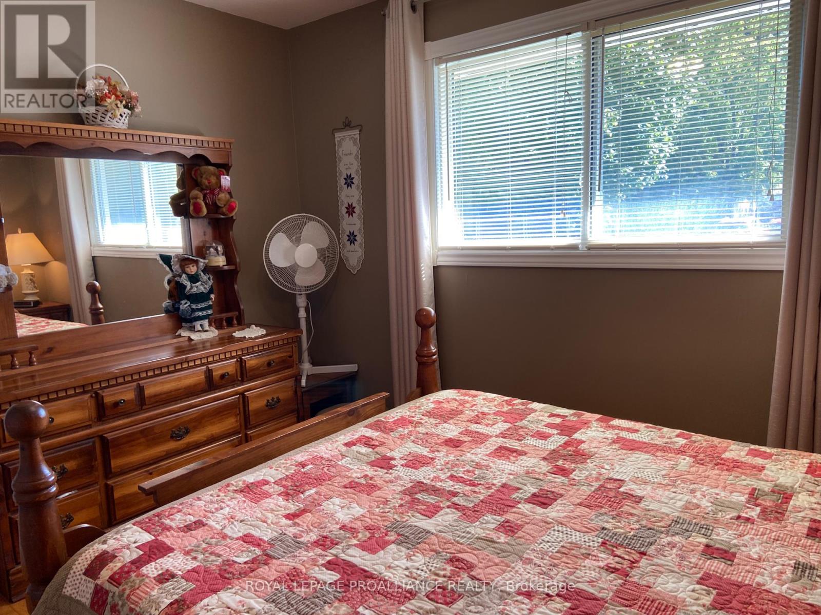 34 Hillcrest Drive, Brockville, Ontario  K6V 3J4 - Photo 18 - X12432860