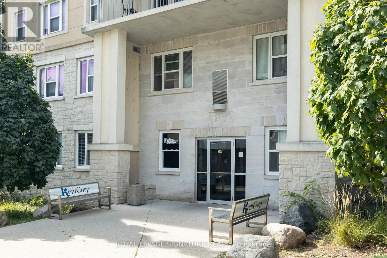 304 - 251 Lester Street, Waterloo, Ontario  N2L 3W6 - Photo 2 - X12444925