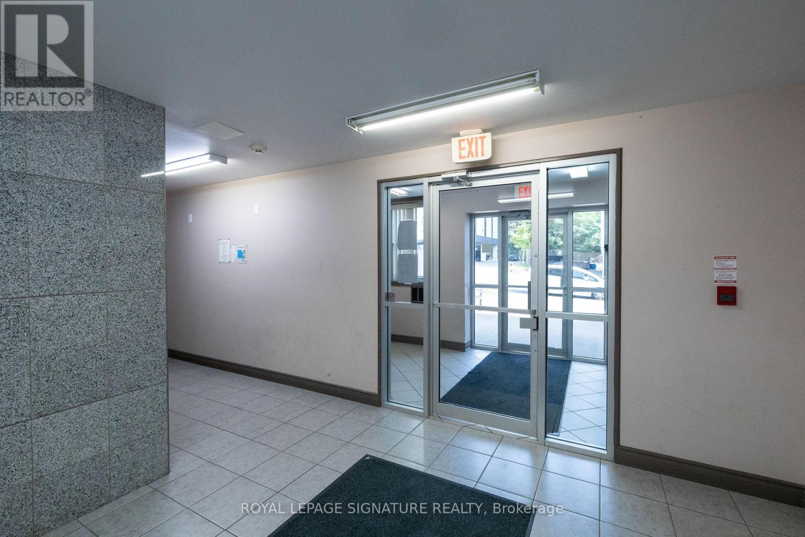 304 - 251 Lester Street, Waterloo, Ontario  N2L 3W6 - Photo 3 - X12444925