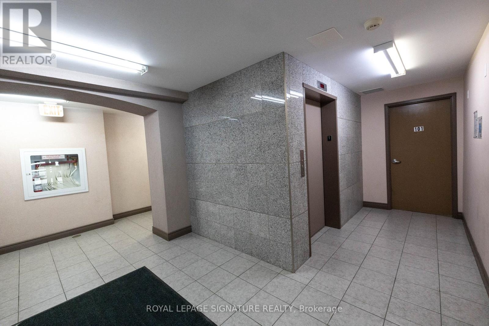 304 - 251 Lester Street, Waterloo, Ontario  N2L 3W6 - Photo 4 - X12444925