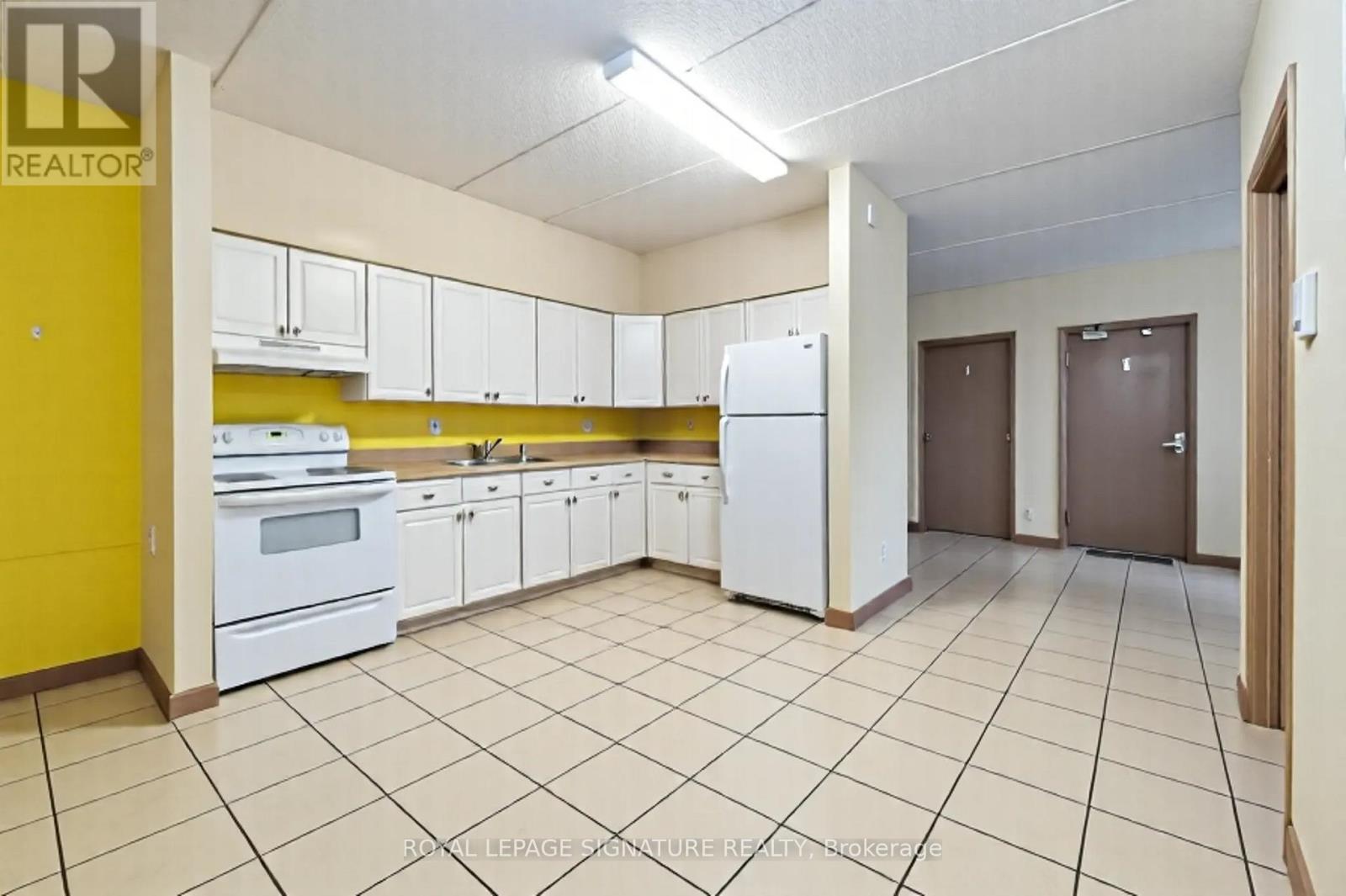 304 - 251 Lester Street, Waterloo, Ontario  N2L 3W6 - Photo 8 - X12444925