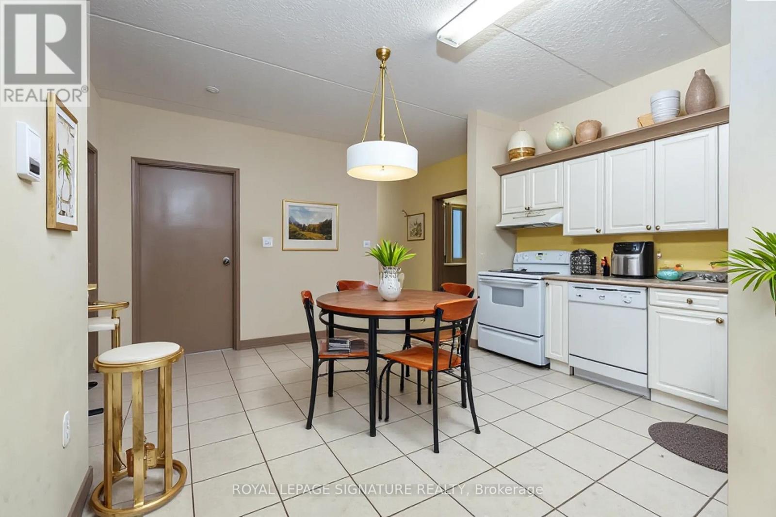 304 - 251 Lester Street, Waterloo, Ontario  N2L 3W6 - Photo 9 - X12444925