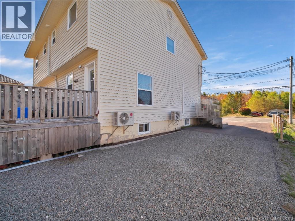 2484 Amirault, Dieppe, New Brunswick  E1A 7K5 - Photo 3 - NB127889