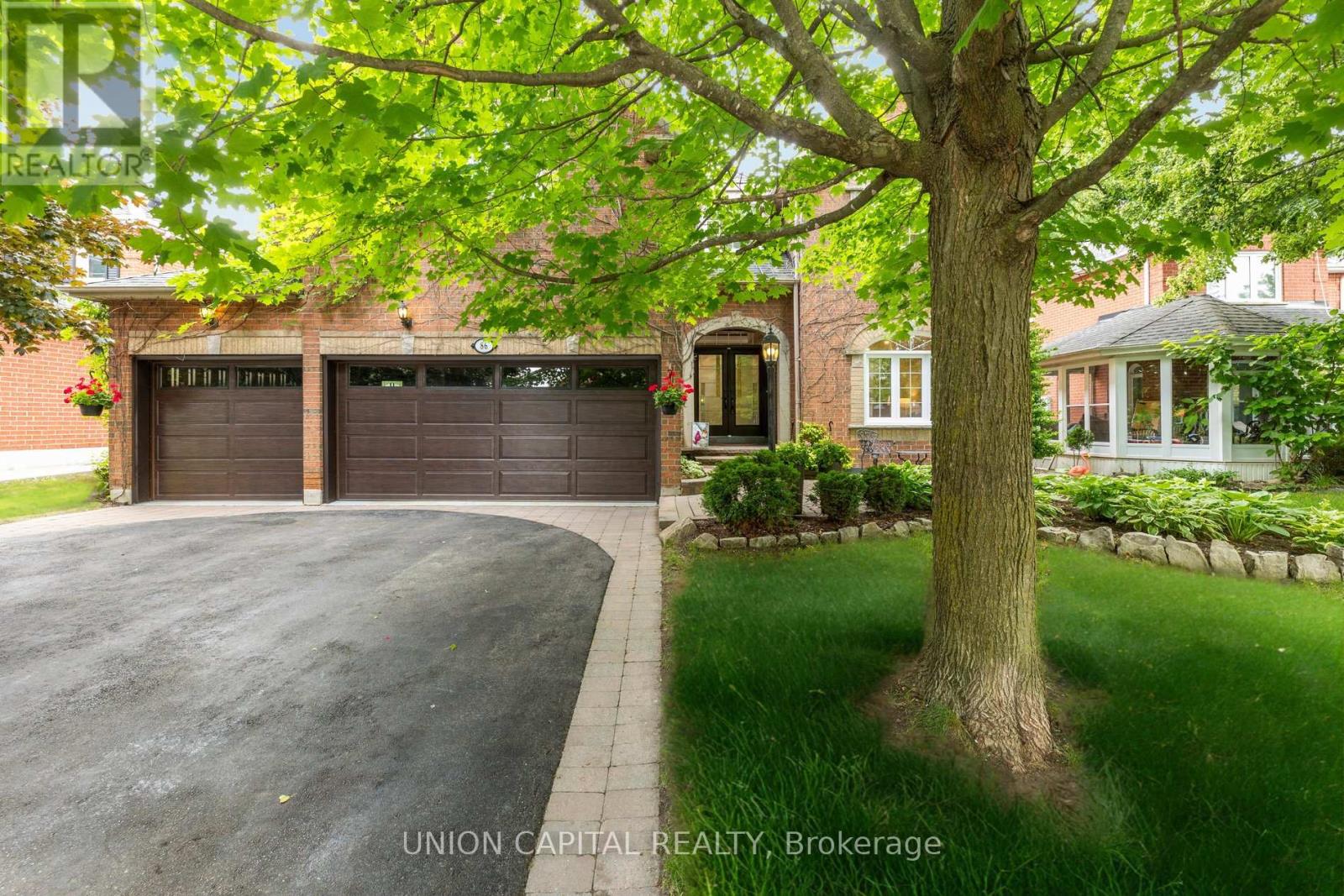 86 Charing Crescent, Aurora (Aurora Highlands), Ontario  L4G 6P5 - Photo 2 - N12444977