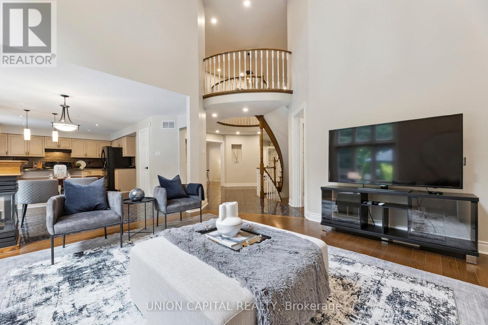 86 Charing Crescent, Aurora (Aurora Highlands), Ontario  L4G 6P5 - Photo 8 - N12444977