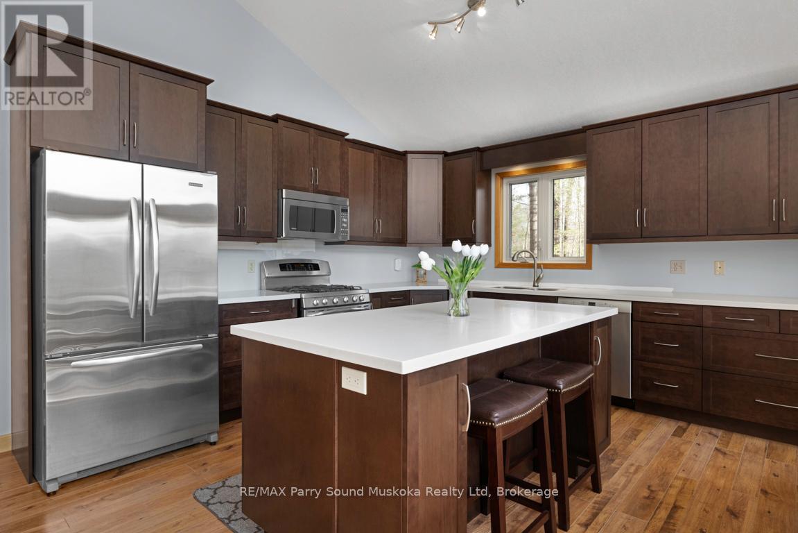 38 Shebeshekong Estates Road S, Carling, Ontario  P0G 1G0 - Photo 17 - X12445039