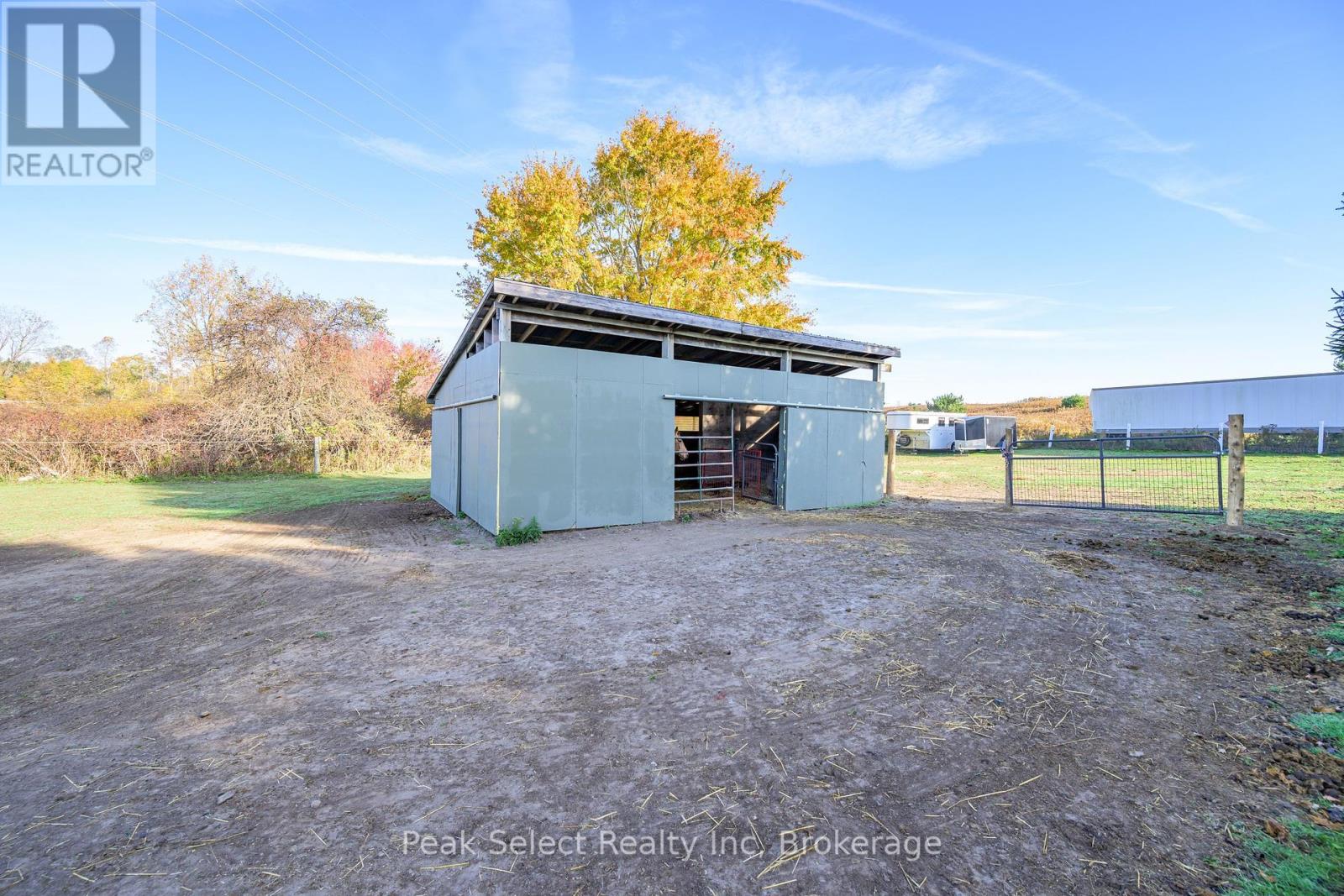 20076 Cherryhill Road, Thames Centre, Ontario  N0M 2M0 - Photo 10 - X12445041