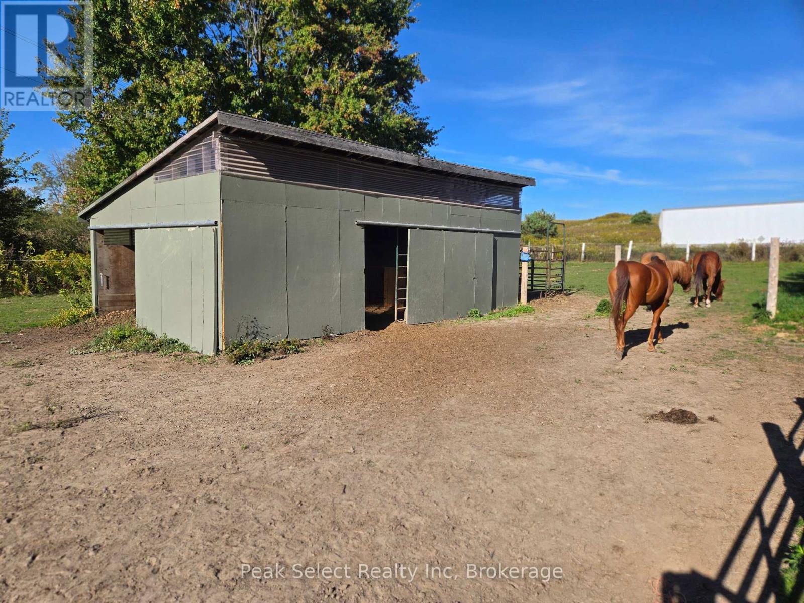 20076 Cherryhill Road, Thames Centre, Ontario  N0M 2M0 - Photo 11 - X12445041