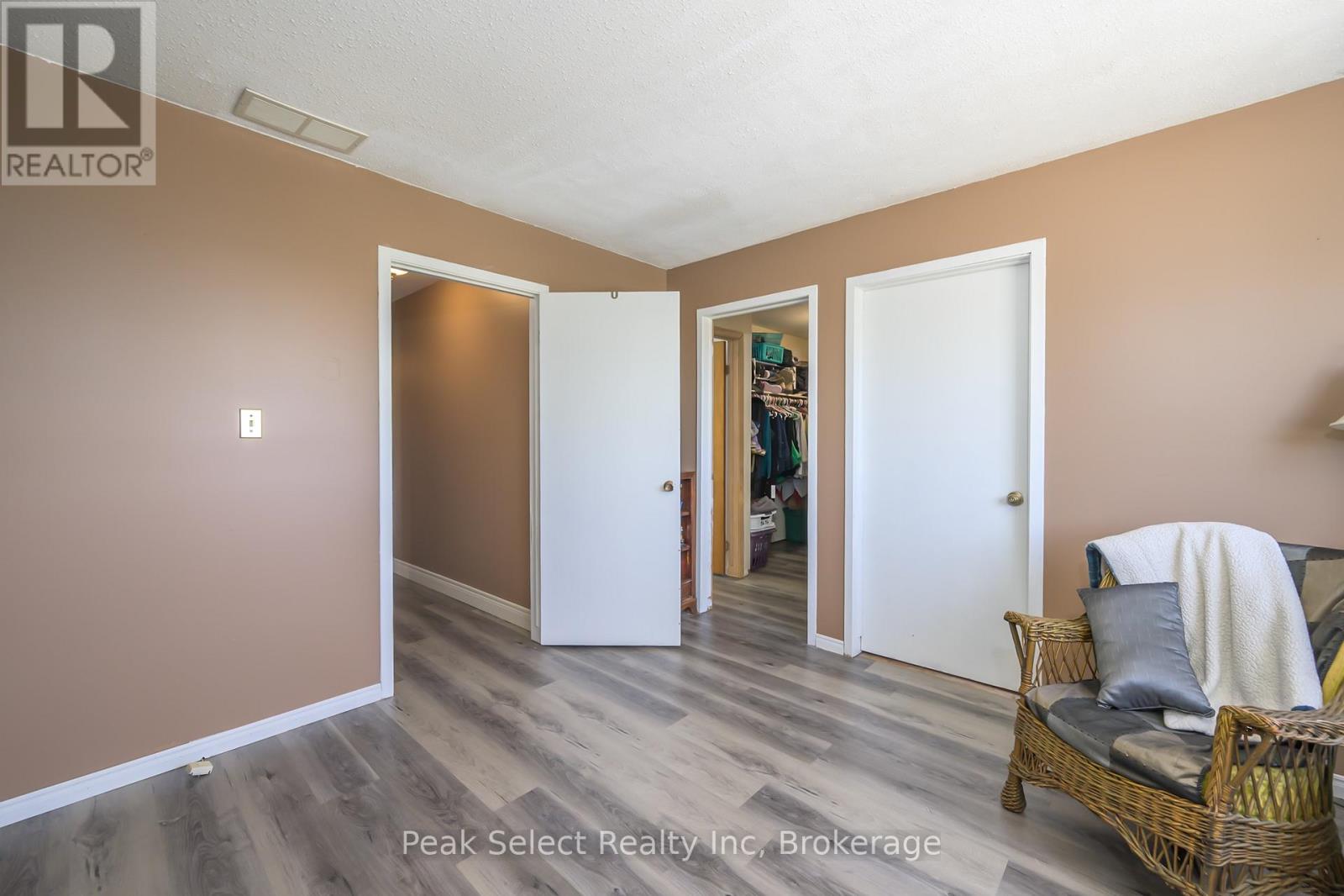 20076 Cherryhill Road, Thames Centre, Ontario  N0M 2M0 - Photo 26 - X12445041