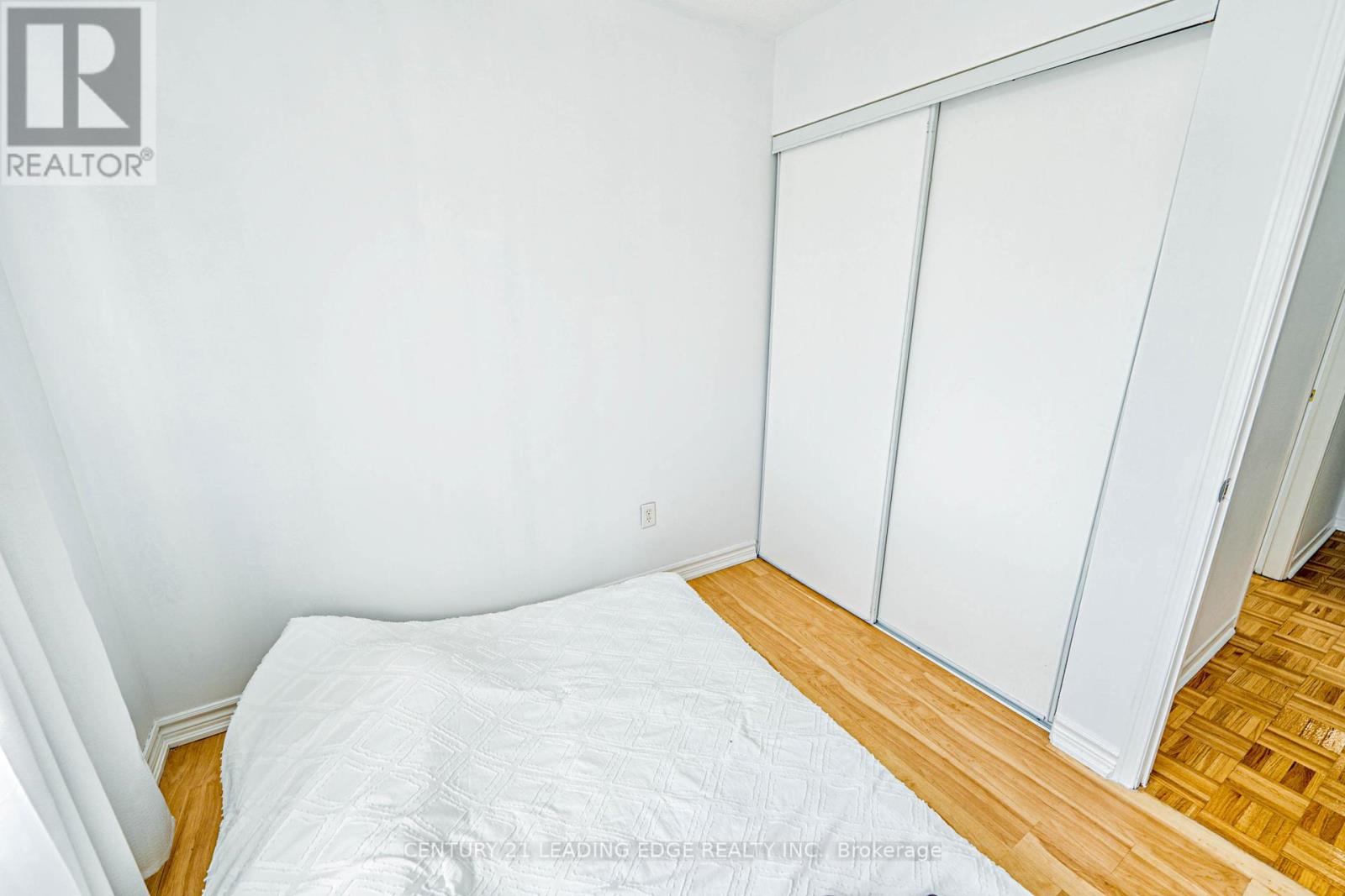 75 Elphick Lane, Toronto (Weston), Ontario  M9N 4A2 - Photo 25 - W12444973