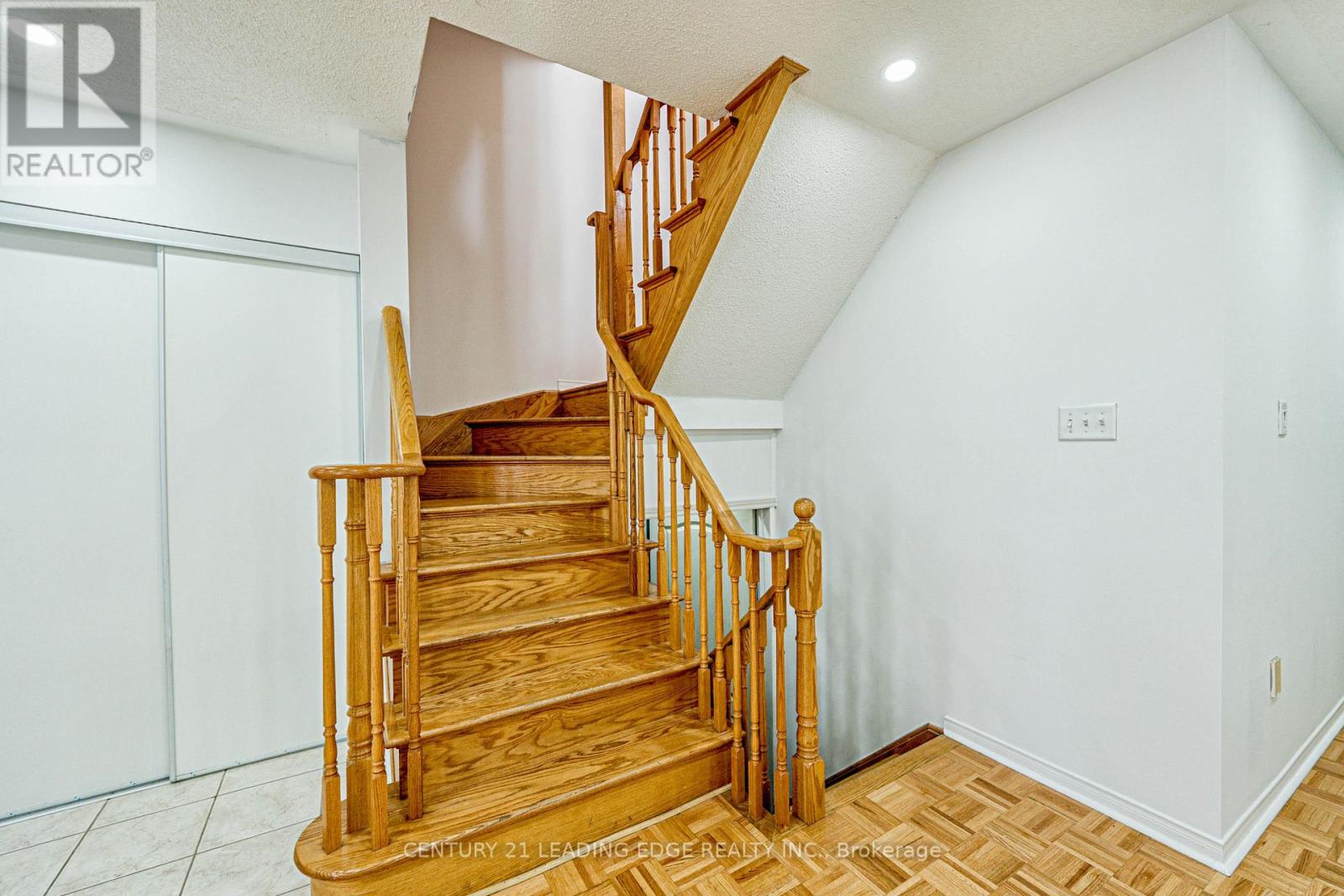 75 Elphick Lane, Toronto (Weston), Ontario  M9N 4A2 - Photo 9 - W12444973