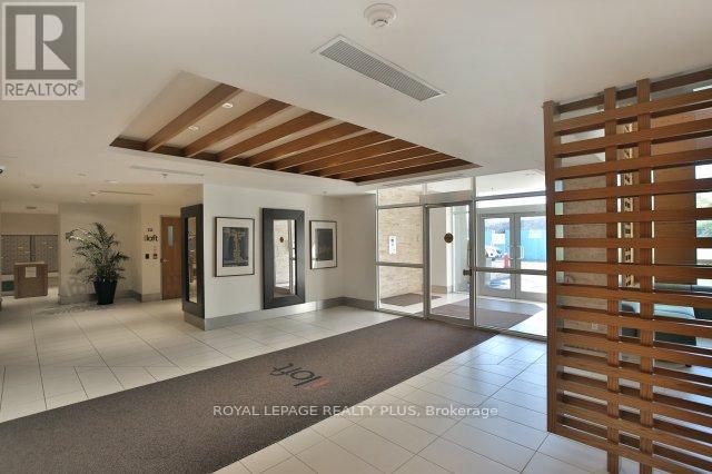 2231 - 165 Legion Road N, Toronto, Ontario  M8Y 0B3 - Photo 4 - W12444984