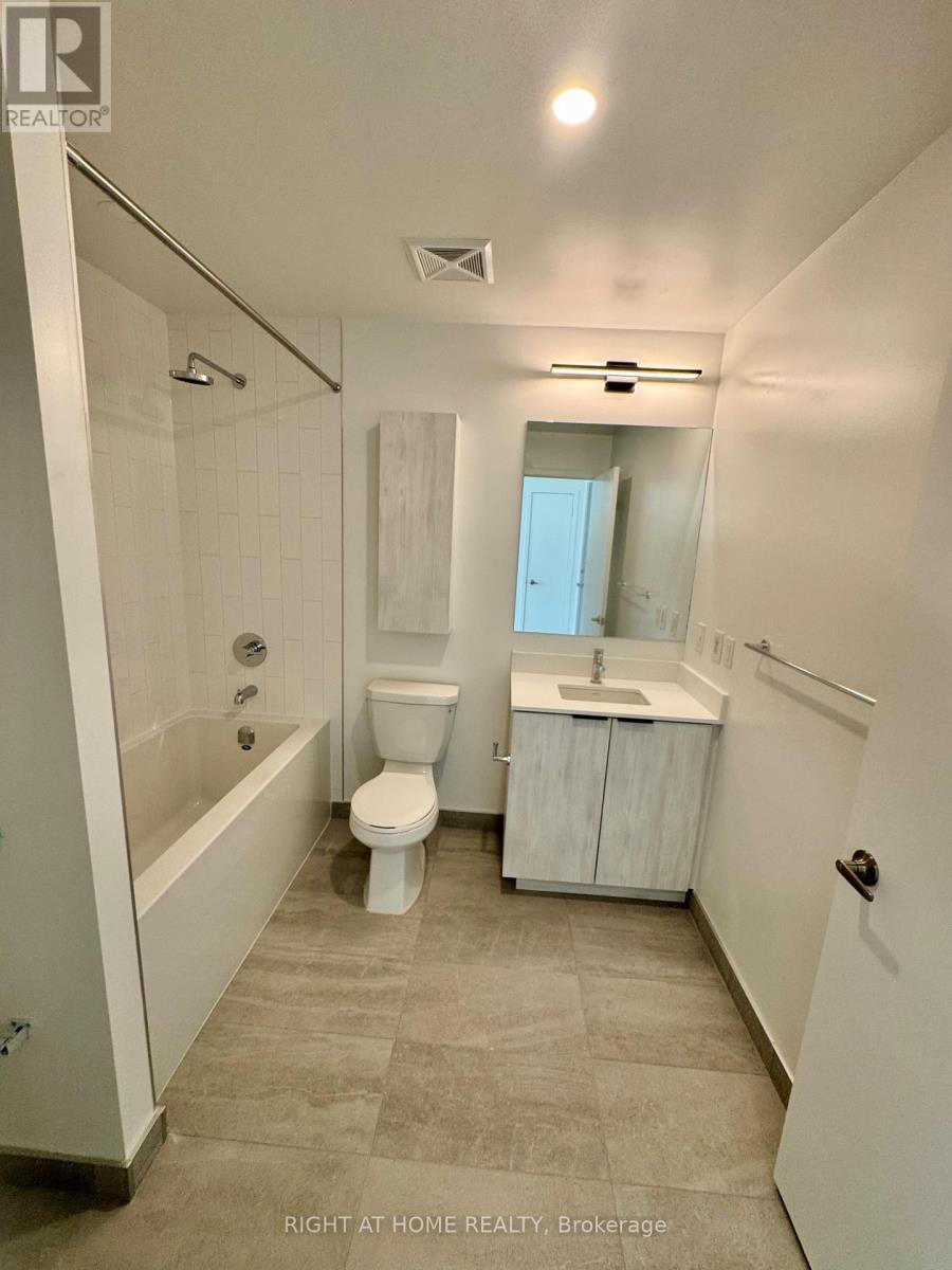 1022 - 2485 Eglinton Ave W Avenue, Mississauga, Ontario  L5M 2T1 - Photo 8 - W12444989