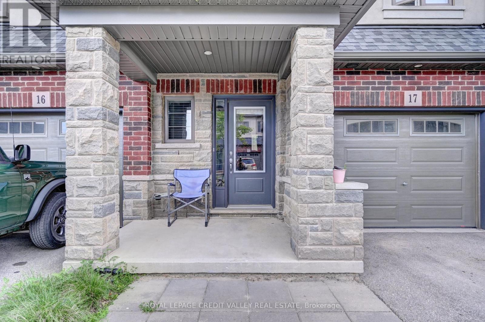 17 - 324 Equestrian Way, Cambridge, Ontario  N3E 0E2 - Photo 2 - X12444985