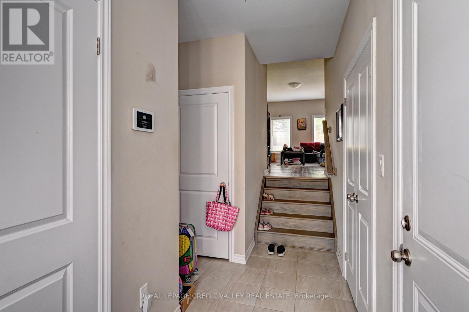 17 - 324 Equestrian Way, Cambridge, Ontario  N3E 0E2 - Photo 3 - X12444985