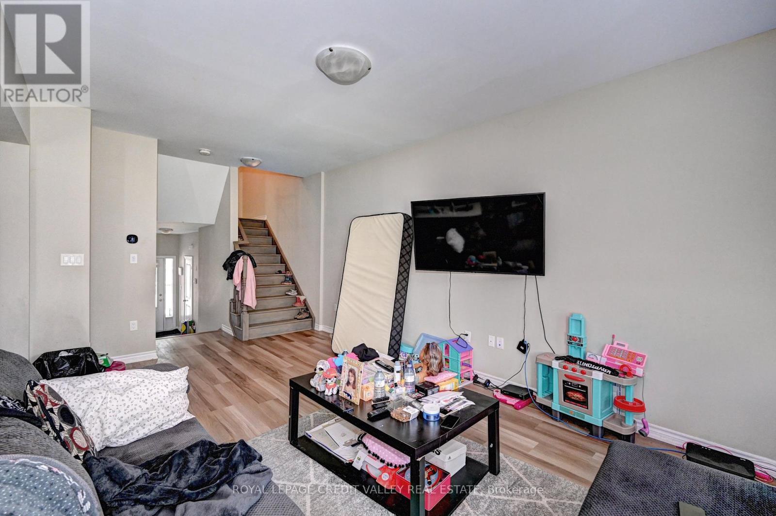 17 - 324 Equestrian Way, Cambridge, Ontario  N3E 0E2 - Photo 7 - X12444985