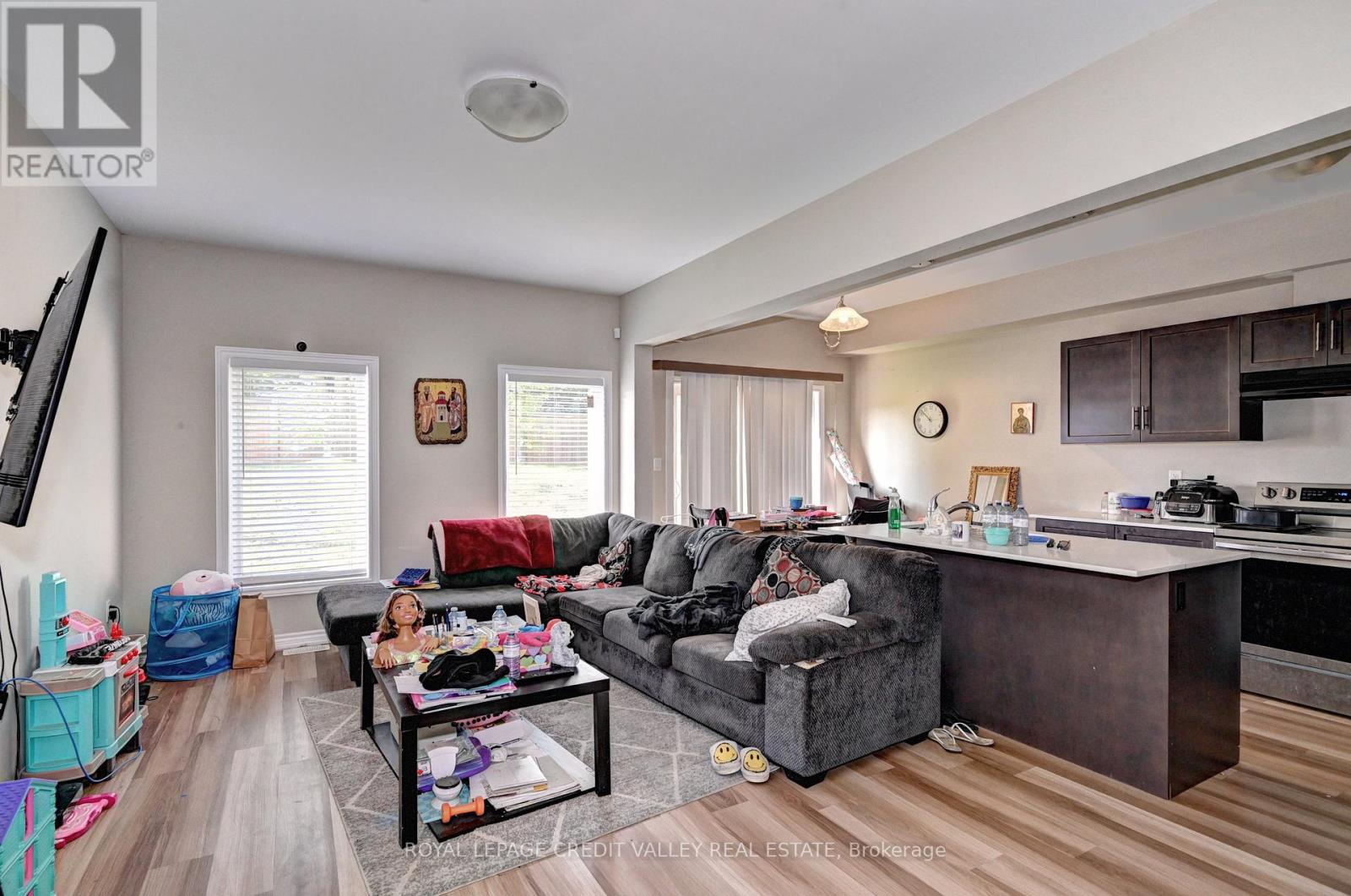 17 - 324 Equestrian Way, Cambridge, Ontario  N3E 0E2 - Photo 8 - X12444985