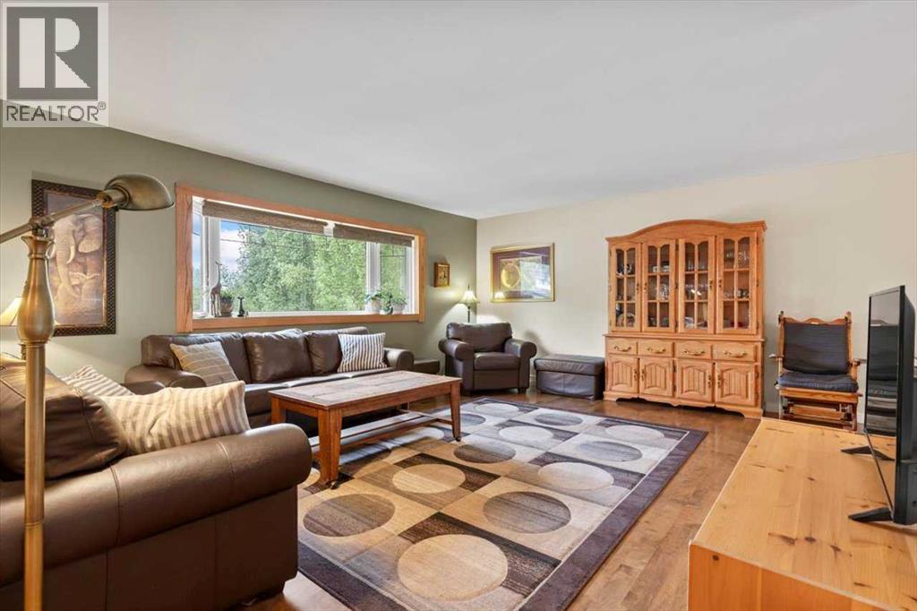307 Cantrell Place Sw, Calgary, Alberta  T2W 2A3 - Photo 4 - A2233767