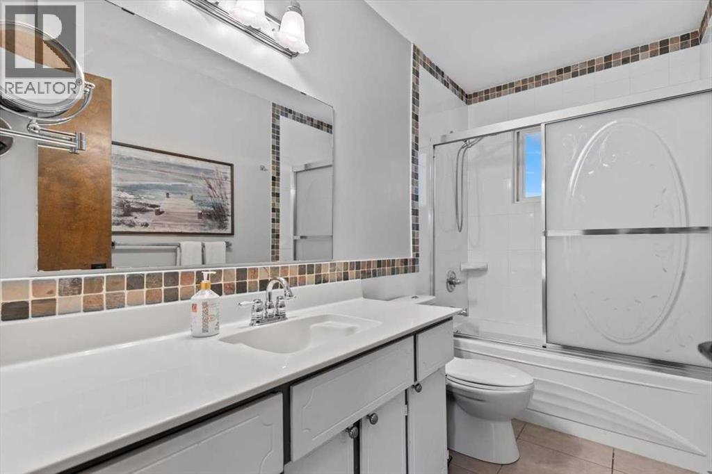 307 Cantrell Place Sw, Calgary, Alberta  T2W 2A3 - Photo 16 - A2233767