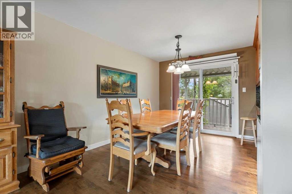 307 Cantrell Place Sw, Calgary, Alberta  T2W 2A3 - Photo 8 - A2233767