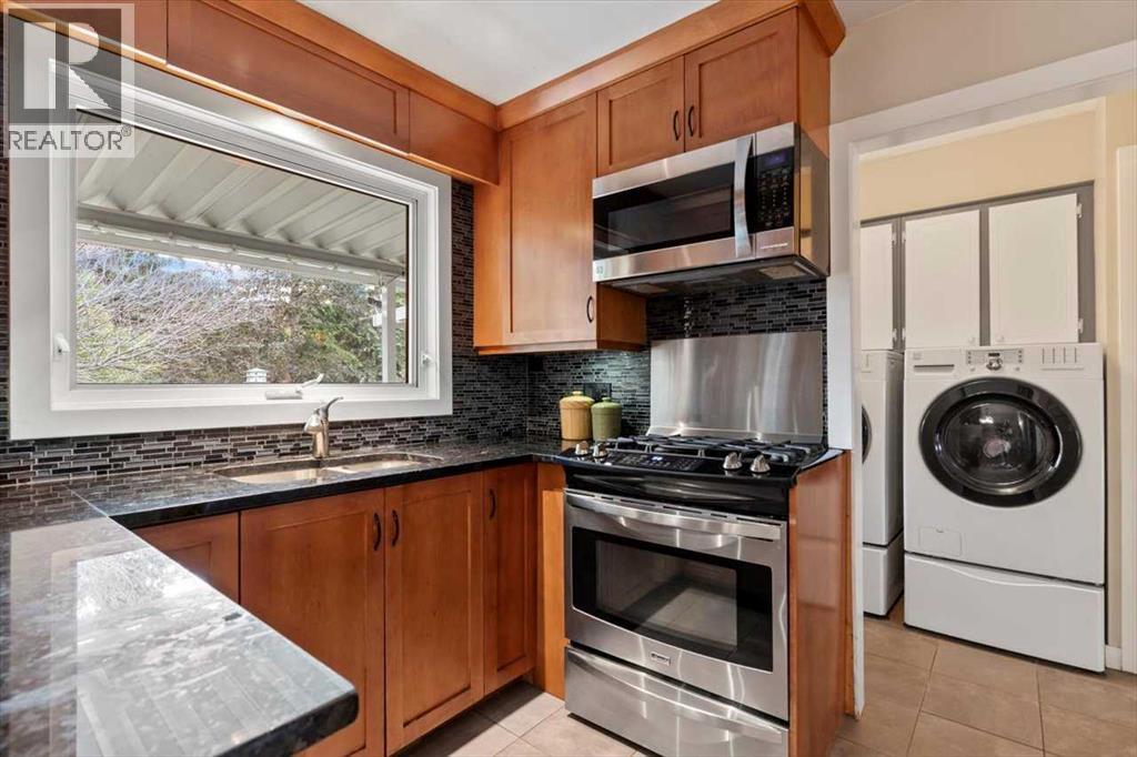 307 Cantrell Place Sw, Calgary, Alberta  T2W 2A3 - Photo 9 - A2233767
