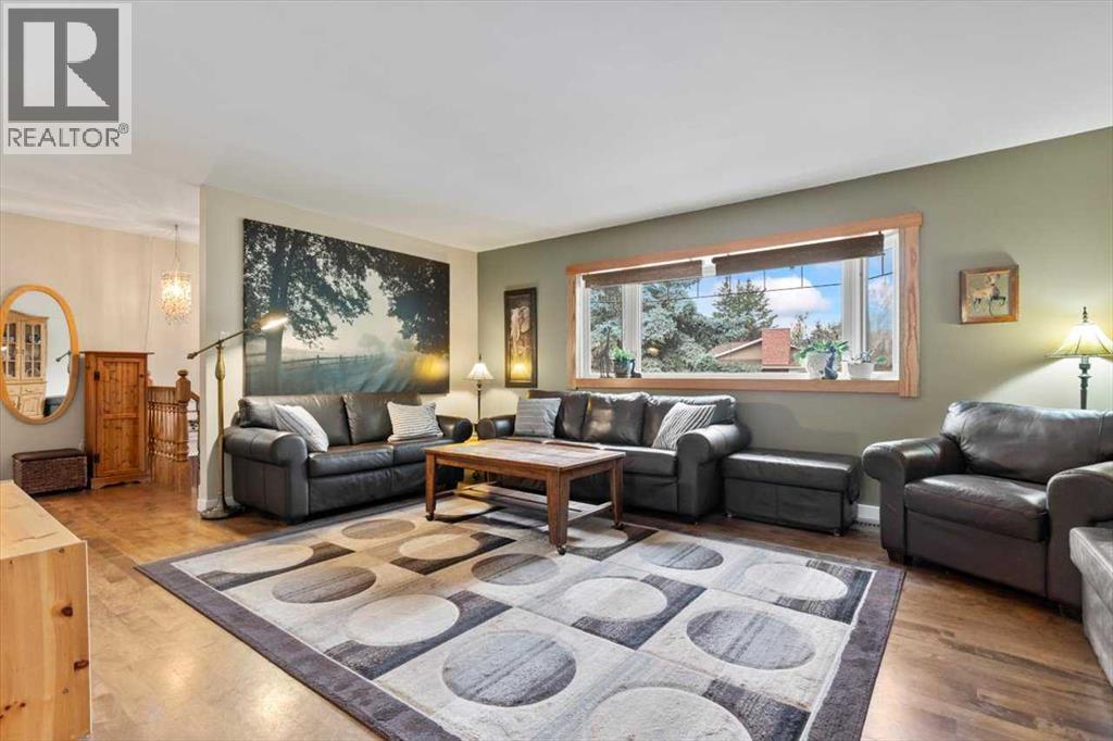 307 Cantrell Place Sw, Calgary, Alberta  T2W 2A3 - Photo 6 - A2233767