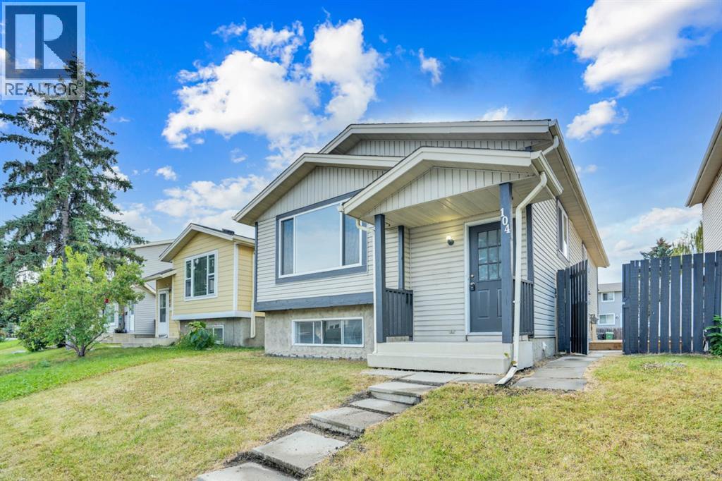 104 Castlegreen Close Ne, Calgary, Alberta  T3J 1Y6 - Photo 2 - A2252943
