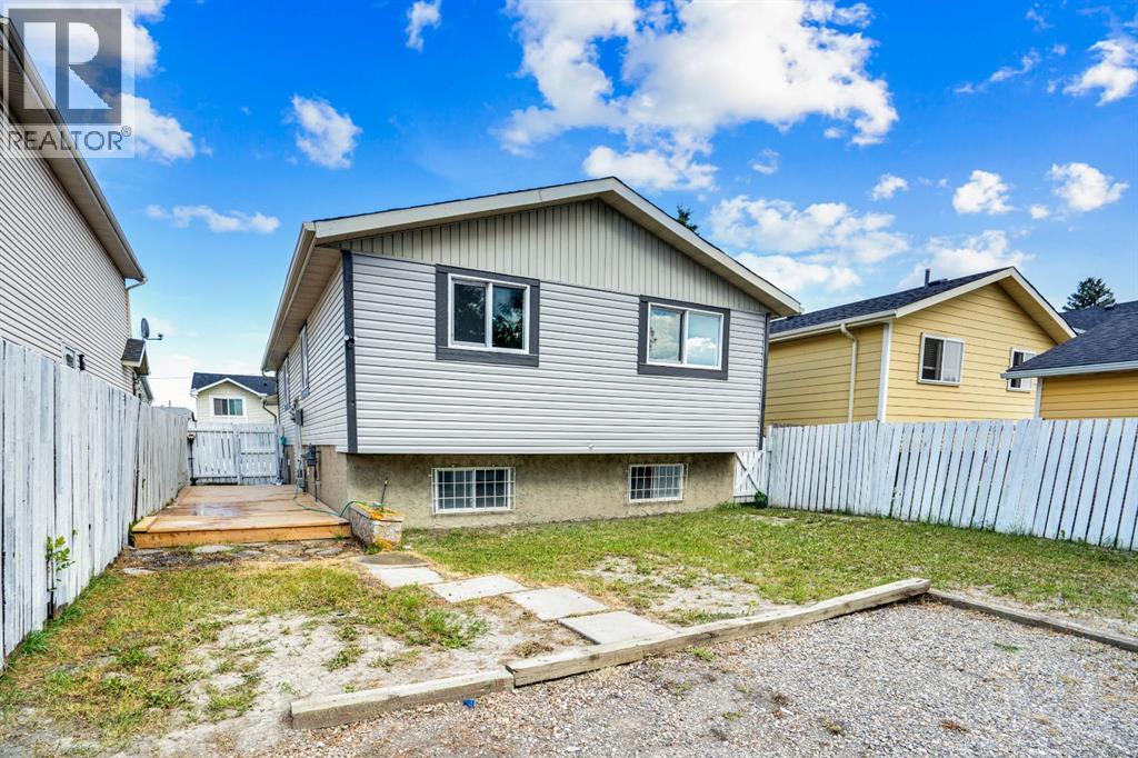 104 Castlegreen Close Ne, Calgary, Alberta  T3J 1Y6 - Photo 45 - A2252943
