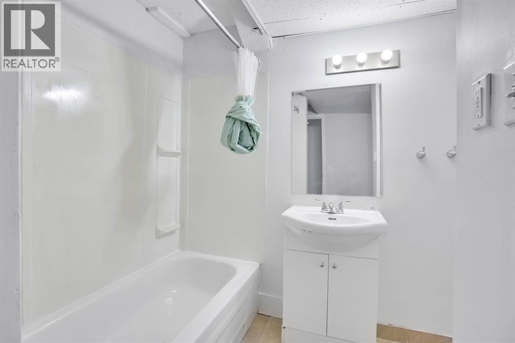 104 Castlegreen Close Ne, Calgary, Alberta  T3J 1Y6 - Photo 33 - A2252943