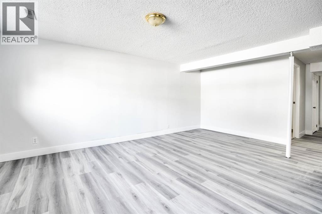 104 Castlegreen Close Ne, Calgary, Alberta  T3J 1Y6 - Photo 4 - A2252943