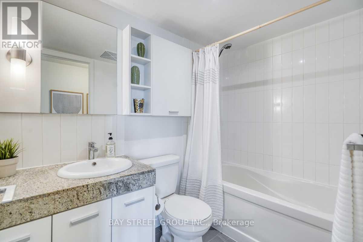 512 - 29 Singer Court, Toronto (Bayview Village), Ontario  M2K 0B3 - Photo 13 - C12445044